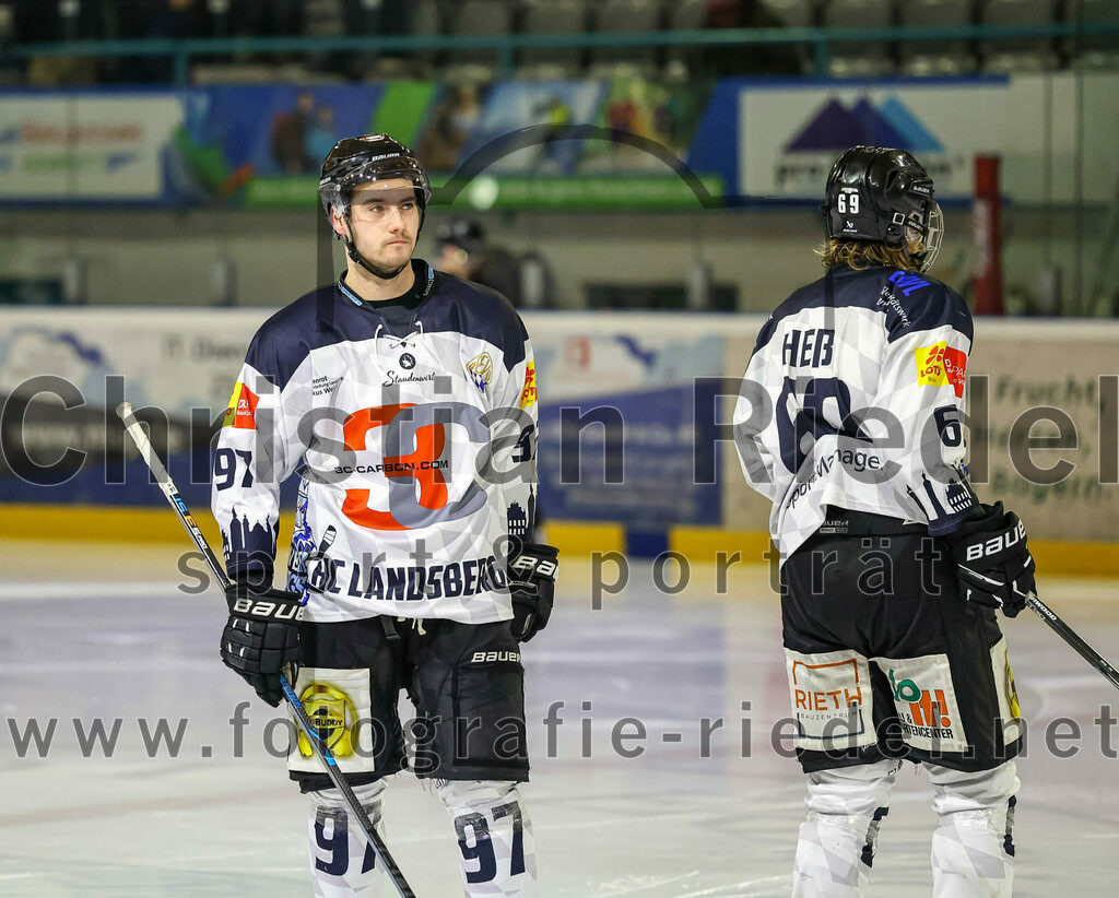 2024-01-26_078_TSV_Erding_gegen_HC_Landsberg | Erding, Deutschland, 26.01.2024:
Eishockey, Bayernliga Vorrunde 2023 / 2024, 28. Spieltag, TSV Erding gegen HC Landsberg, Endergebnis: 6:2

Frantisek Wagner (HC Landsberg, #97), Lukas Heß (HC Landsberg, #69)

Foto: Christian Riedel / fotografie-riedel.net