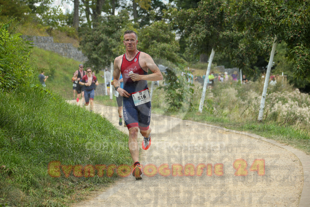 250824_1344_EX1_3472 | Sportfotografie im Rhein-Sieg Kreis, Köln, Bonn, NRW, Rheinland Pfalz, Hessen, etc. Unser Tätigkeitsfeld umfasst den Laufsport vom Volkslauf über den Marathon, Duathlon, Triathon bis zum Ultralauf wie Kölnpfad Ultra oder Schindertrail.