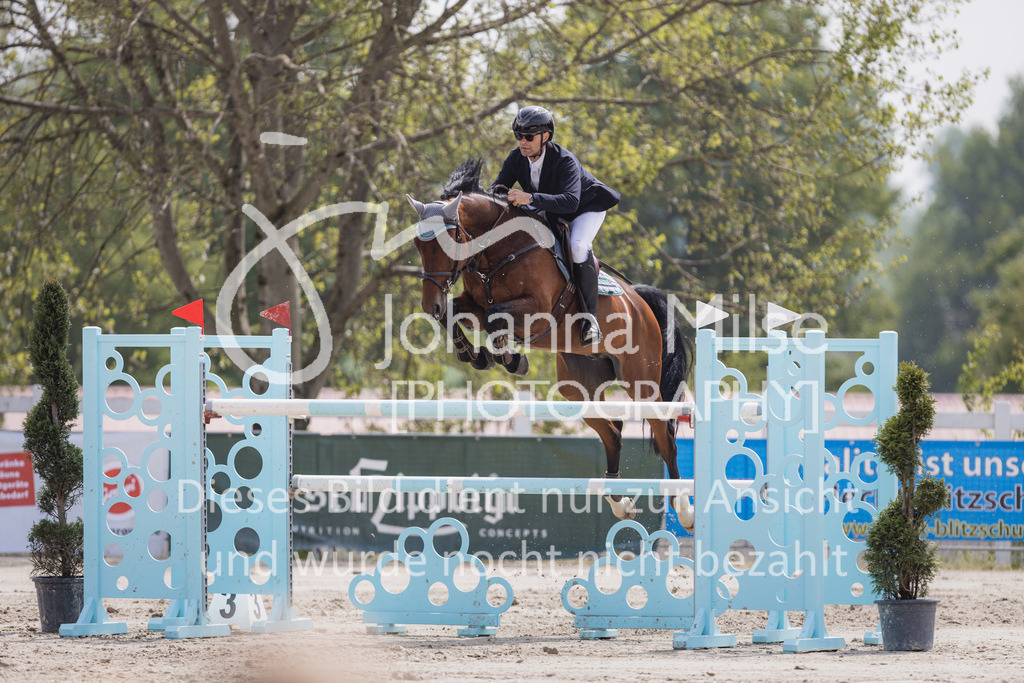 230521_MayDays_FinaleAmateurTour-832 | Deine schönsten Turniermomente als professionelle Fotos! Entdecke hochwertige Pferdesport-Fotografie im Online-Shop. Jetzt Fotos finden & bestellen!