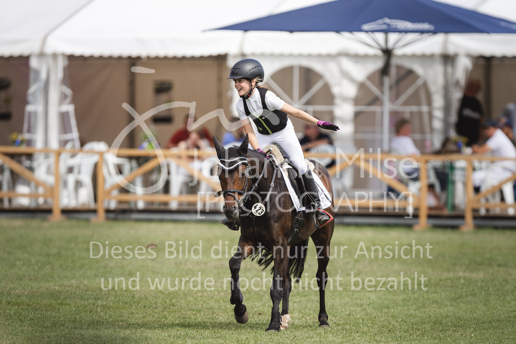 230714_LC_Mini-202 | Deine schönsten Turniermomente als professionelle Fotos! Entdecke hochwertige Pferdesport-Fotografie im Online-Shop. Jetzt Fotos finden & bestellen!