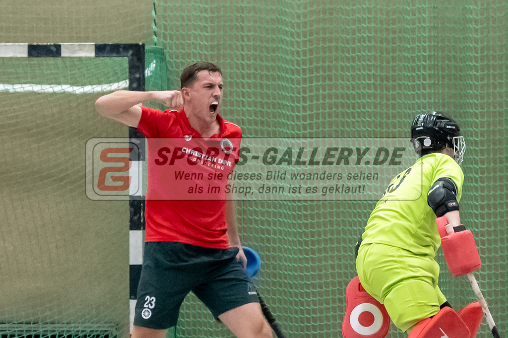 SFE_20230115_0146 | 1. Bundesliga Hockey Herren Schwarz-Weiss Neuss - Crefelder HTC am 15.01.2023 in  (Sporthalle Jahnerstrasse), Photo: Stephan Fehrmann 2022 (Sports-Gallery),Konstantin Hayner ( Schwarz-Weiss Neuss #63 ) ,Boomes Anton ( Crefelder HTC #23 )