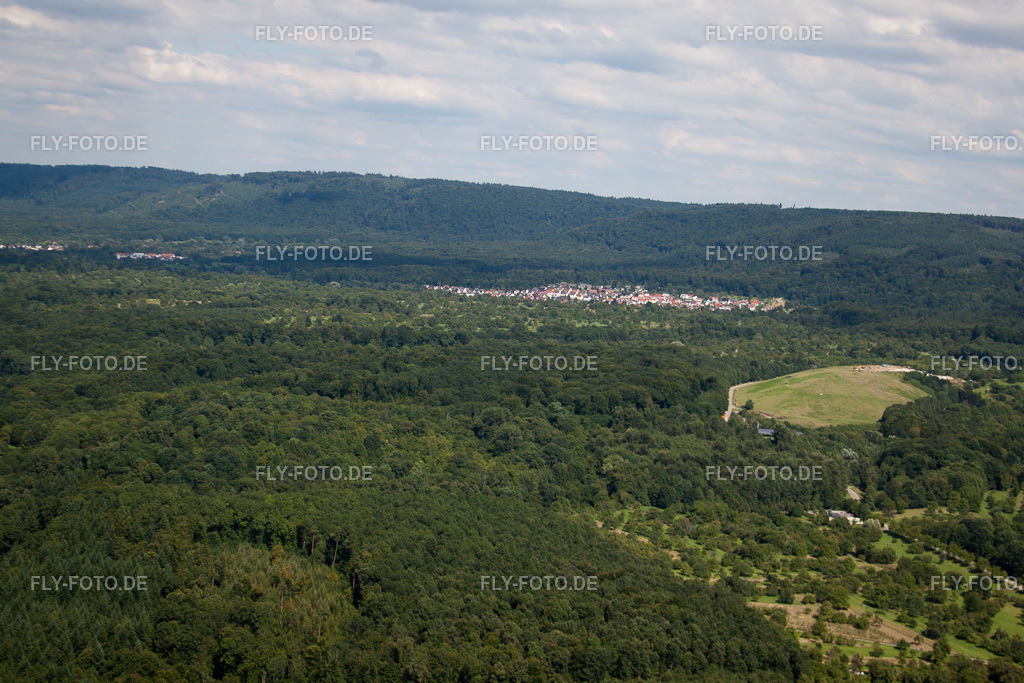 Ortsansicht von Süden | Luftbild: Ortsansicht von Süden im Ortsteil Waldprechtsweier in Malsch im Bundesland Baden-Württemberg in Deutschland. Foto: IMG_31215.jpg vom 09.08.2010 durch Werner Riehm/FLY-FOTO.de - Realisiert mit Pictrs.com