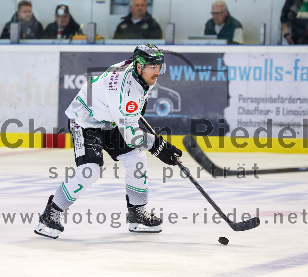 2025-09-21_048_TSV_Erding_gegen_Hoechstadter_Alligators | Erding, Deutschland, 21.09.2025:Eishockey, Oberliga Süd 2025 / 2026, 2. Spieltag, TSV Erding gegen Höchstadter Alligators, Endergebnis: 3:4Foto: Christian Riedel / fotografie-riedel.net