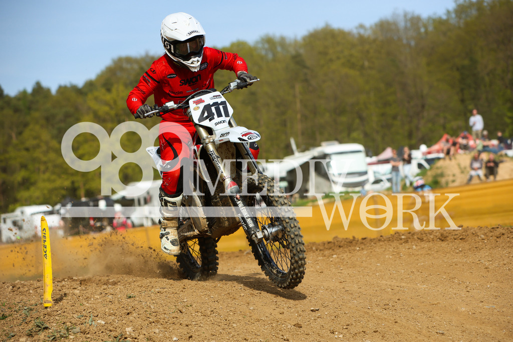5E6A2023 | 989 MEDIAWORK