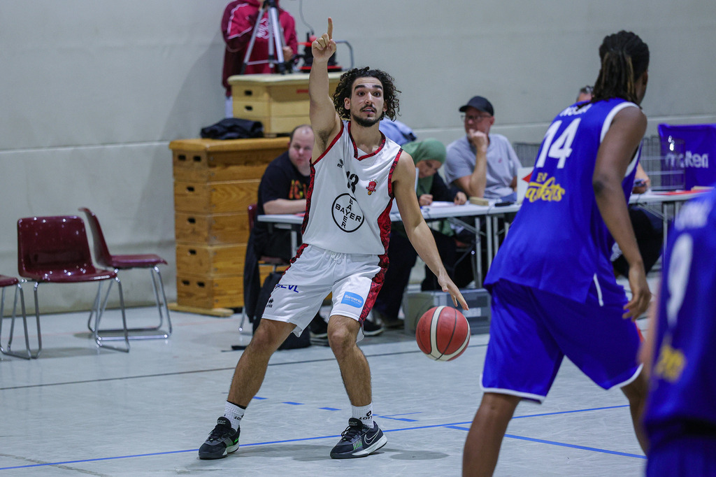 Regio Test BAYER GIANTS vs EN Baskets Schwelm-85 | Fotos von Basketballspielen aus dem Raum NRW fotografiert von Gero Mueller-Laschet und Daniel Schaefer - Realisiert mit Pictrs.com