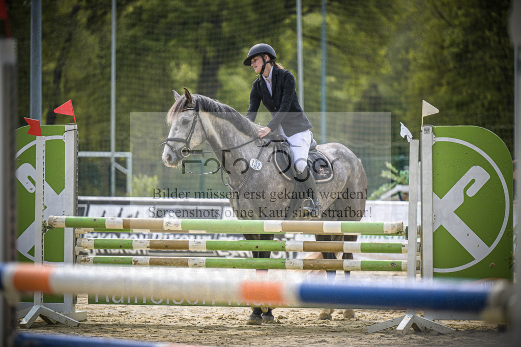 DOS_0527 | Entdecke hochwertige Reitturnierfotos von Foto Oger. Professionell, emotional und authentisch – jetzt Lieblingsmomente im Shop bestellen.Deutschlandweite Turnierfotografie. - Realisiert mit Pictrs.com