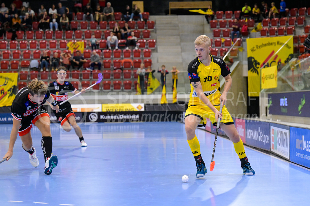 HC Rychenberg vs UHC Uster - 14. October 2022 | HC Rychenberg vs UHC Uster
AXA Arena, Winterthur
Markus Lindgjerdet (#10 HC Rychenberg)
Bild: Sportfotografie Markus Aeschimann | www.markus-aeschimann.ch - Realisiert mit Pictrs.com