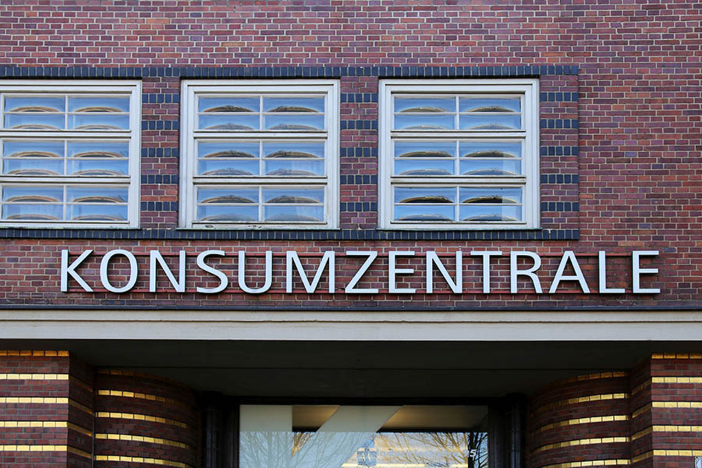 Konsumzentrale | Entdecke über 20 Kategorien Leipzig-Motive: Foto-Downloads, hochwertige Poster, Leinwand- & Fine-Art-Prints. Jetzt Lieblingsfoto im Bildlexikon Leipzig Shop bestellen!