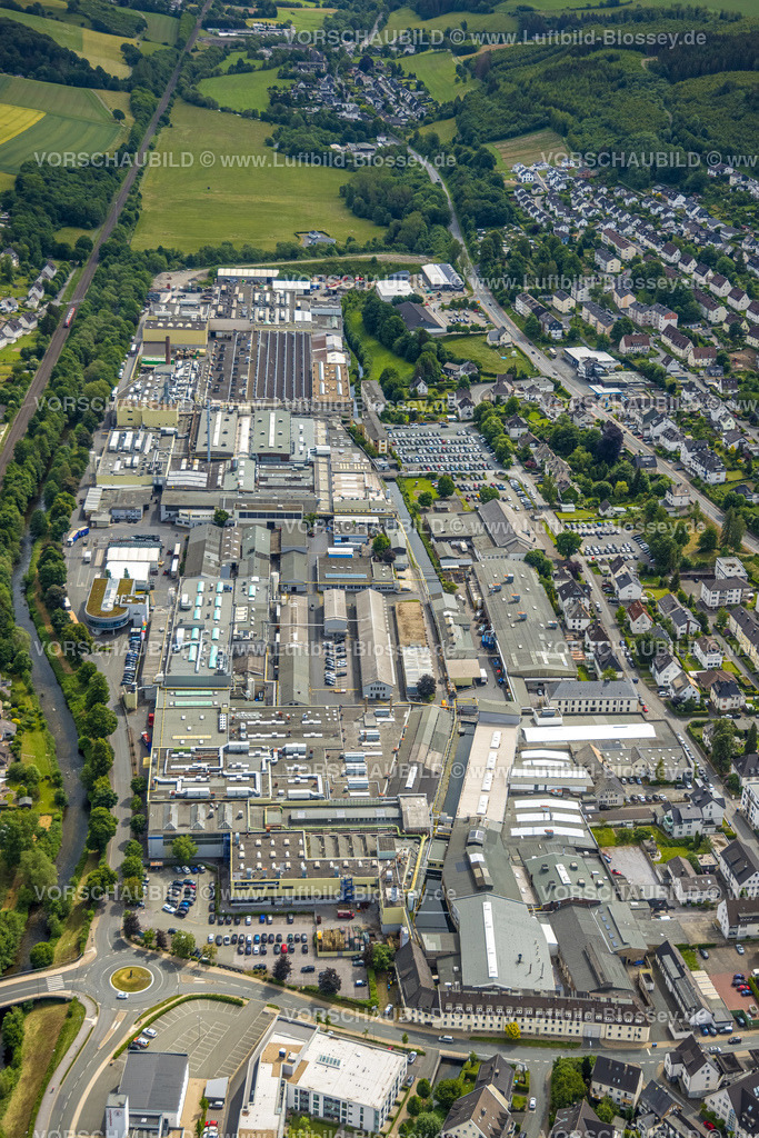 Meschede220601015 | Luftbild, Werksgelände Martinrea-Honsel, Fritz-Honsel-Straße, Meschede-Stadt, Meschede, Sauerland, Nordrhein-Westfalen, Deutschland