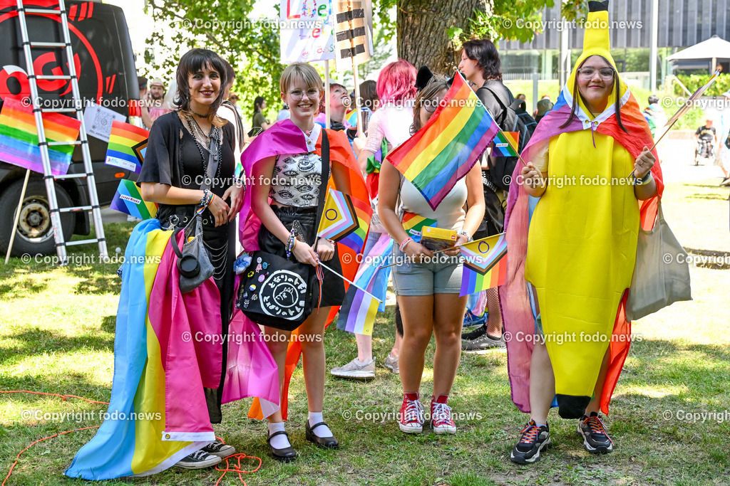 Linzpride 2025_ 21.06.2025-80 | 21.06.2025, Linz, AUT, Linzpride 2025, im Bild Teilnehmer an der Linz Pride 2025