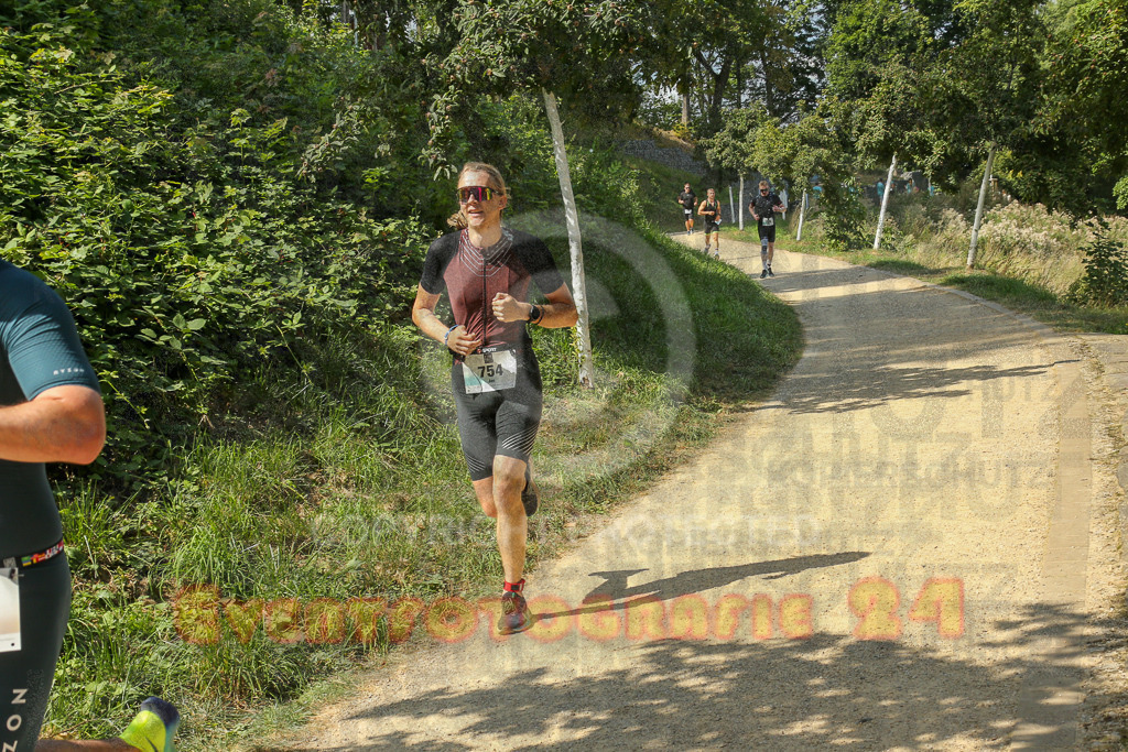 250824_1435_EX1_6754 | Sportfotografie im Rhein-Sieg Kreis, Köln, Bonn, NRW, Rheinland Pfalz, Hessen, etc. Unser Tätigkeitsfeld umfasst den Laufsport vom Volkslauf über den Marathon, Duathlon, Triathon bis zum Ultralauf wie Kölnpfad Ultra oder Schindertrail.
