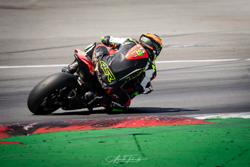 Ducati Trackday Hockenheimring 2026 | Entdecken Sie die faszinierende Welt von Alexander Tschuncky Arts: Kreative Fotografie, atemberaubende Automobilkunst und hochwertiger Bilderdruck. Lassen Sie sich inspirieren! - Realisiert mit Pictrs.com