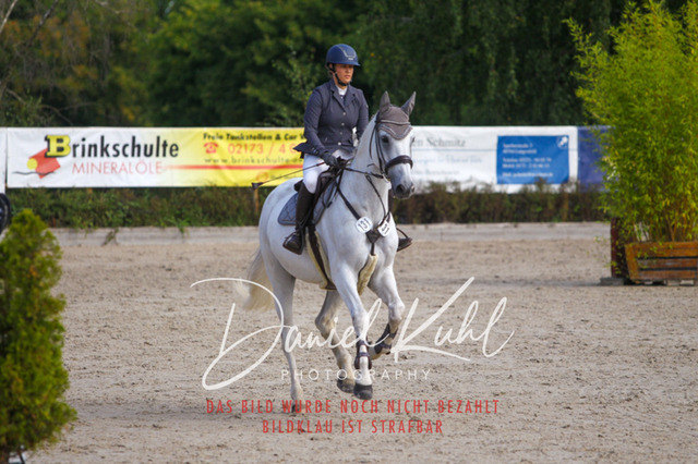 Gut Blee25_Amateuer Stilsprpfg Kl A_0128 | Turniersportfotografie; Pferdefotografie; Dressurfotografie