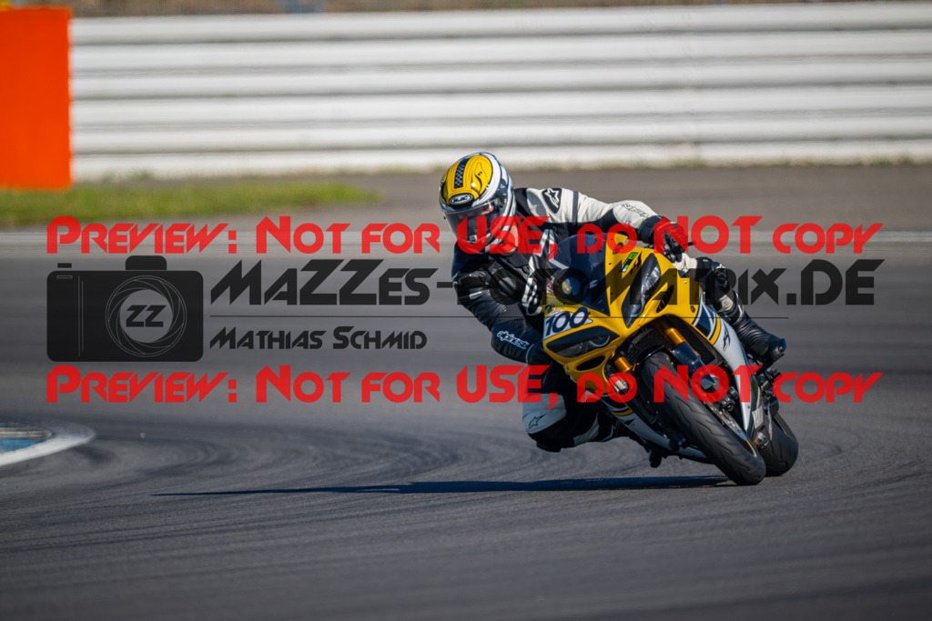 MaZZes-Fotomatrix-20260523-103671 | GRUEN
