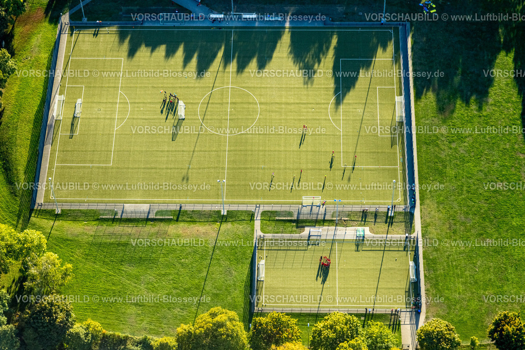 Hamm250904673 | Luftbild, Sportzemtrum Ost Hammer SpVg 03/04 e.V.,  Trainingsspiele und Schattenwurf der Abendsonne, Mitte, Hamm, Ruhrgebiet, Nordrhein-Westfalen, Deutschland