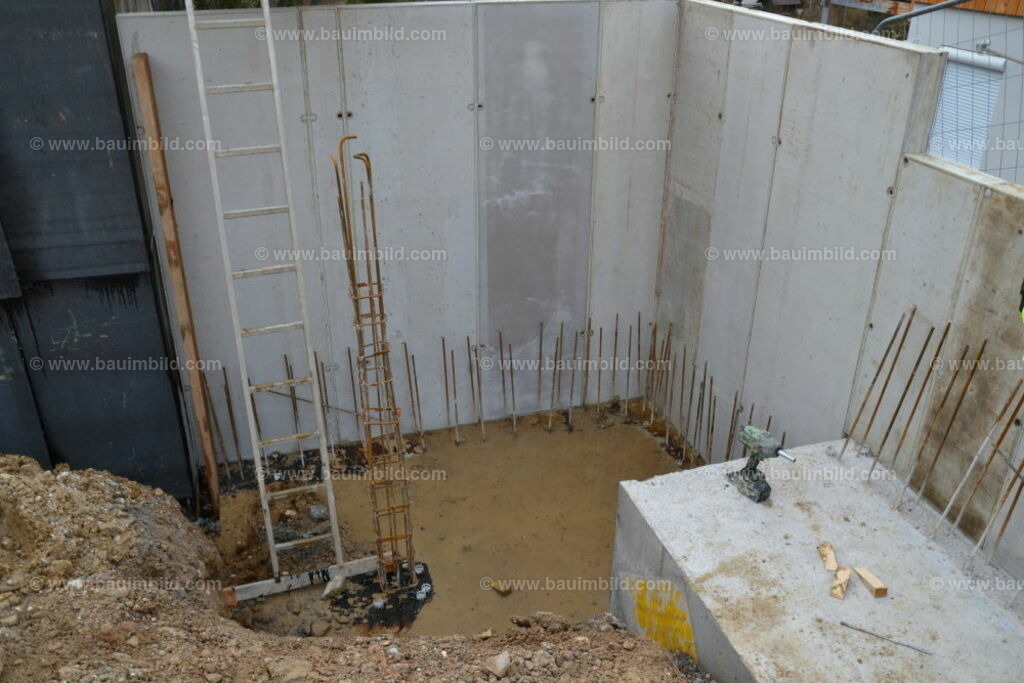 bib-lg04-sonstige-betonarbeiten-0699 | Nach LV-Leistungsgruppen sortierte Detailfotos über den Bau eines Hauses. Alle Hausbau-Bilder direkt vom Urheber und Autor der Website Haus-Selber-Bauen.com