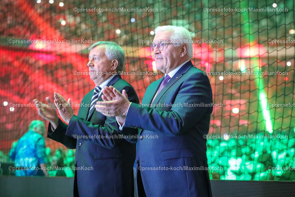 EHFEURO10012402002 | 10.01.2024, EHF EURO 2024, Männer Europameisterschaft Handball, MERKUR Spiel-Arena in Düsseldorf, Deutschland - Schweiz: Bundespräsident Frank Walter Steinmeier bei der Eröffnungszeremonie
