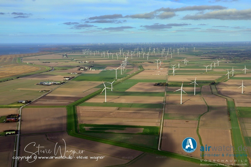 Windpark Reussenköge - Bürgerwindpark Reußenköge | Dieser Zusammenschluss ermöglichte ein umfassendes Repowering, bei dem ältere, leistungsschwache Anlagen durch moderne, leistungsstärkere Windräder ersetzt wurden.  Heute gilt der Bürgerwindpark Reußenköge als der weltweit größte Windpark in Bürgerhand.