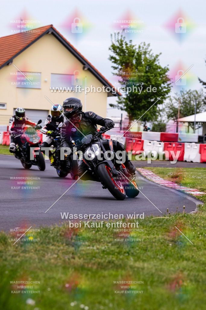 MotoTeamVBK-20400 | Hier findet Ihr Bilder von Touristenfahrten auf der Nürburgring Nordschleife oder von anderen Veranstaltungen die ich besucht habe. Viel Spass beim Durch Schauen 