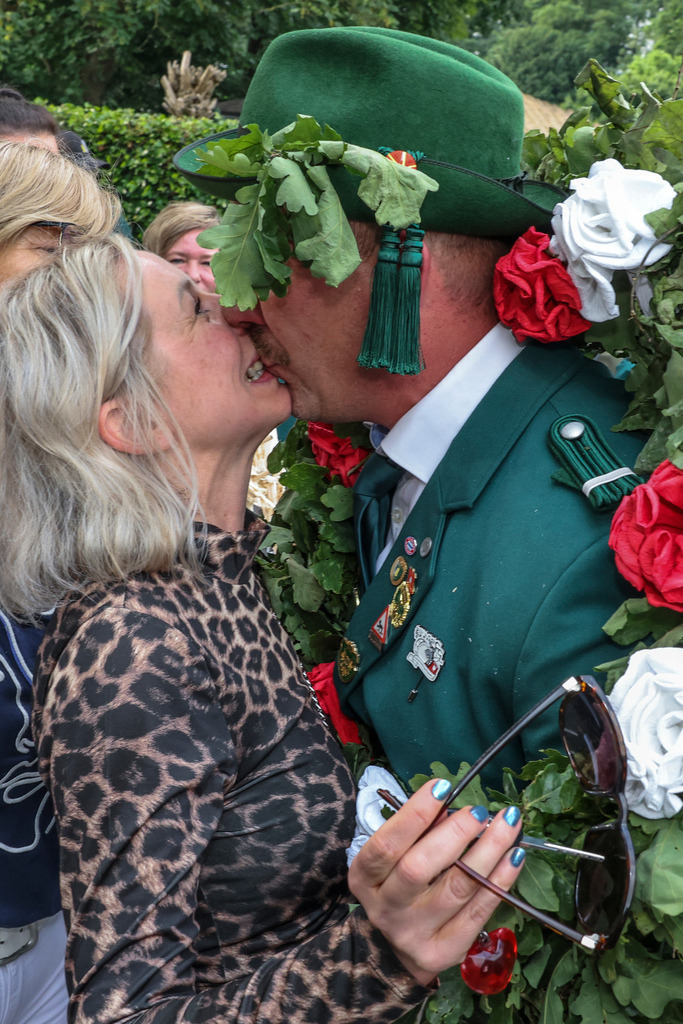 top-top.de 240601-151 | Foto, Video, Fotografie, Videografie, Fotobox, DJ, Discjockey, Musik, Musikbox, Veranstaltung, Photobooth, Amazon, Ebay, Buchtipp, Bestseller, Autor, Verlag, Buch, Wesel, Hamminkeln, NRW, Dinslaken, Rees, Drohne, Hochzeit, Party, Fotobox, Wesel, Fotograf