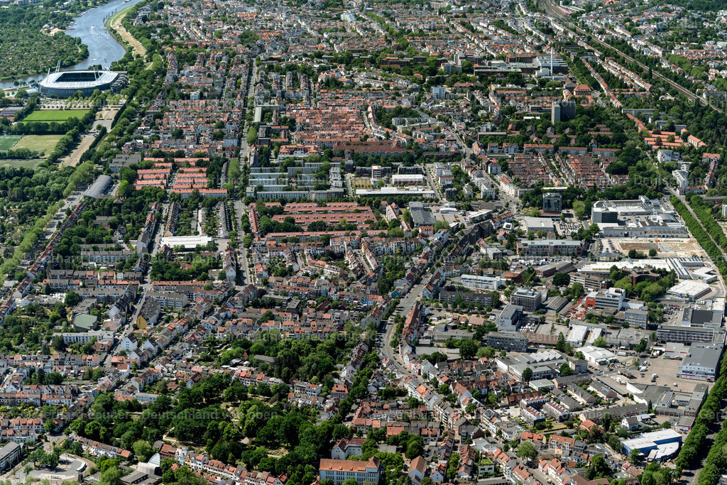 4029553 | BREMEN 01.06.2020 Mischbebauung der Wohngebiets- und Gewerbeansiedlung an der Hastedter Herrstraße im Ortsteil Hastedt in Bremen, Deutschland. // Mixing of residential and commercial settlements on Hastedter Herrstrasse in the district Hastedt in Bremen, Germany. Foto: Gerhard Launer