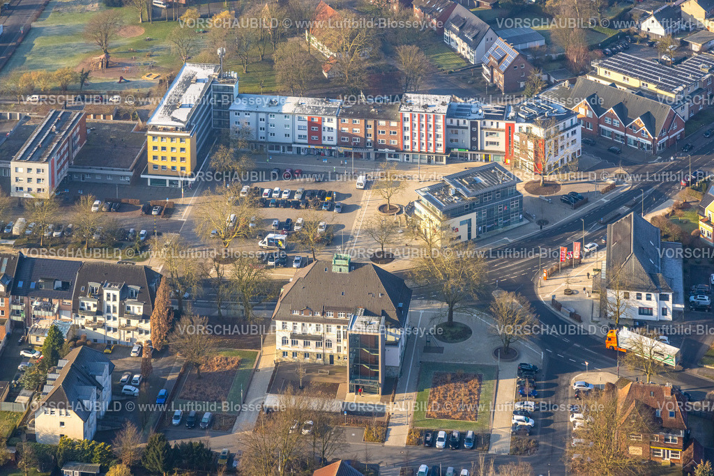 Hamm250200873Heessen | Luftbild, Heessener Markt, Wohnhäuser und Geschäftshäuser an der Amtsstraße, Parkplätze, Stadtbezirk Heessen, Hamm, Ruhrgebiet, Nordrhein-Westfalen, Deutschland