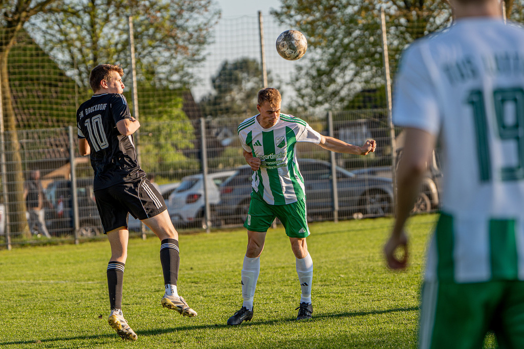 Fußball I Herren I Saison 2025-2026 I Bezirksliga Weser-Ems 4 I 15. Spieltag I TuS Lutten - GW Brockdorf I 07779 | jns.sportfotos - Realisiert mit Pictrs.com