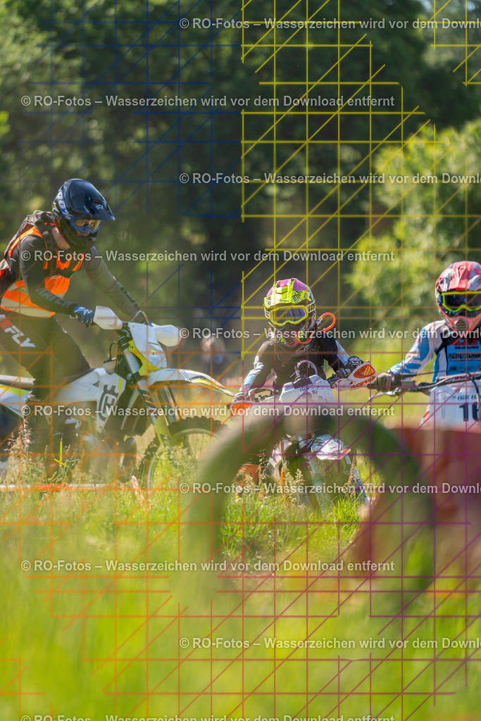 Wolfshausen 1 Lauf -241 | Sportfotografie von RO-Fotos: Motorsport, Motocross, Enduro, Laufveranstaltungen und Triathlon. Professionelle Fotos von Sportlern und Events. - Realisiert mit Pictrs.com