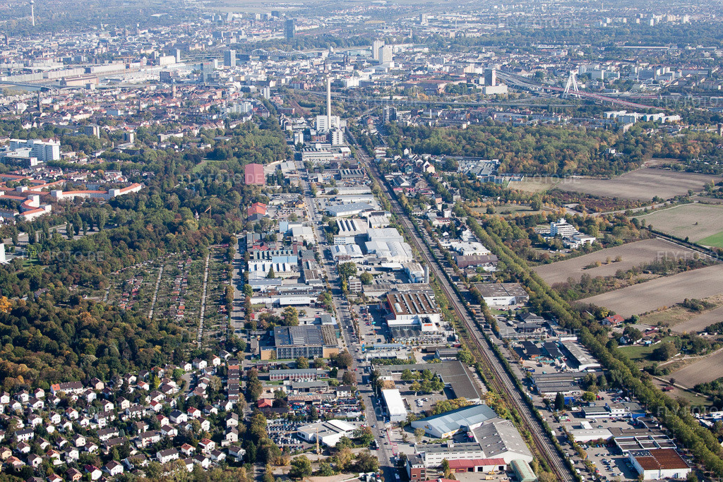 Luftbild: Industriestr im Ortsteil Friesenheim in Ludwigshafen im Bundesland Rheinland-Pfalz in Deutschland. Foto: IMG_21816.jpg vom 09.10.2009 durch Werner Riehm/FLY-FOTO.de