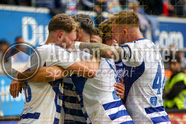 MSV Duisburg vs VfB Stuttgart II - 3. Liga | Duisburg, Deutschland, 02.08.25:   Patrick Sussek (MSV Duisburg) Torjubel, jubelt mit seiner Mannschaft nach dem Treffer zum 1:0 waehrend des Spiels der 3. Liga MSV Duisburg vs VfB Stuttgart II in der schauinsland-reisen-arena(Foto von Brauer-Fotoagentur / Adrian Schlueter)