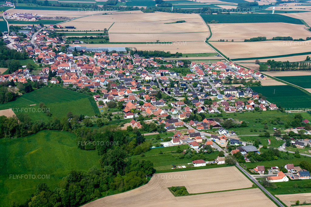Aerial view: View of the town in Niederrœdern in the state Bas-Rhin, France.Photo: IMG_18125.jpg taken on 05/03/2009 by Werner Riehm/FLY-FOTO.comResolution of the original: 4272 x 2848 px
