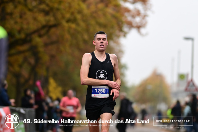 Süderelbe Halbmarathon 2025 I 09.11.2025 I Fotograf_DerSportfotograf.I 00604 | Der Sportfotograf. - Realisiert mit Pictrs.com