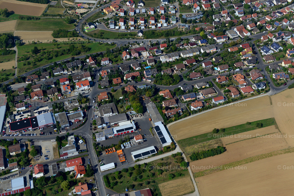 3650670 | HöCHBERG 13.09.2016 Gewerbegebiet und Firmenansiedlung  in Höchberg im Bundesland Bayern, Deutschland // Industrial estate and company settlement  in Höchberg in the state Bavaria, Germany Foto: Gerhard Launer