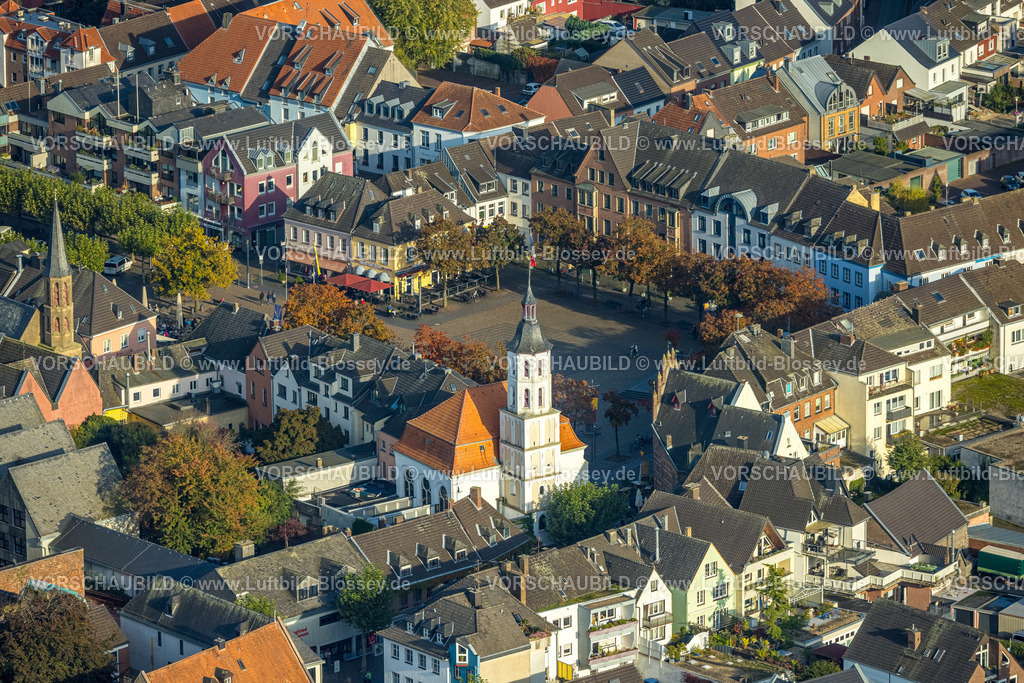 Xanten241014065 | Luftbild, Marktplatz in der Altstadt und evang. Kirche Barockkirche, Niederbruch, Xanten, Niederrhein, Nordrhein-Westfalen, Deutschland