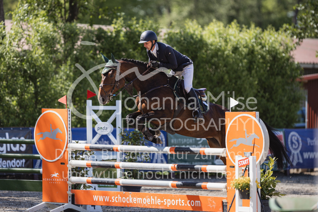 230516_Mühlen_04SprPf-L-448 | Deine schönsten Turniermomente als professionelle Fotos! Entdecke hochwertige Pferdesport-Fotografie im Online-Shop. Jetzt Fotos finden & bestellen!