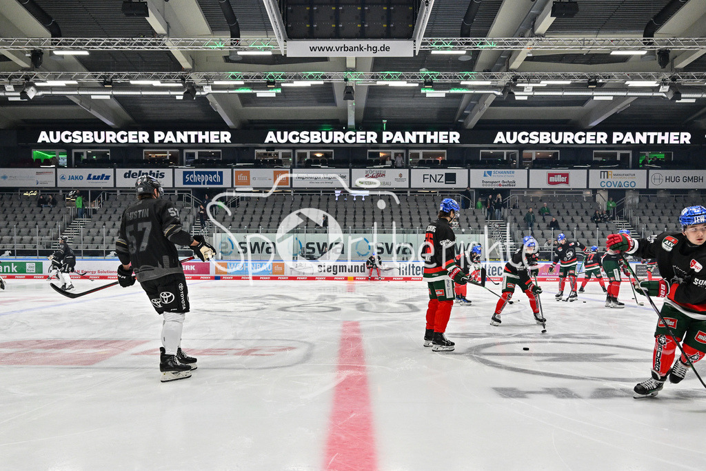 Augsburger Panther - Kölner Haie | warmup der beiden Mannschaften in Augsburg / Symbolbild ( DEL: Augsburger Panther - Kölner Haie, Curt Frenzel Stadion am 29.09.2024