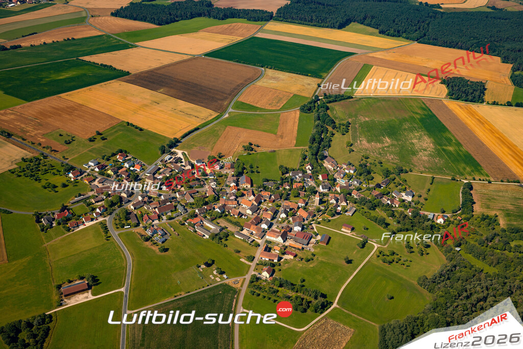 Das Luftbild zeigt : Neidhardswinden Emskirchen - Die Luftaufnahme wurde 2024 vom UL-Flugzeug aus erstellt ( keine Drohne ) - Hochauflösende Luftaufnahme - Für grossformatige Ausdrucke geeignet. Die Geschenkidee !Mit Lizenz und Bildrechte bestellbar