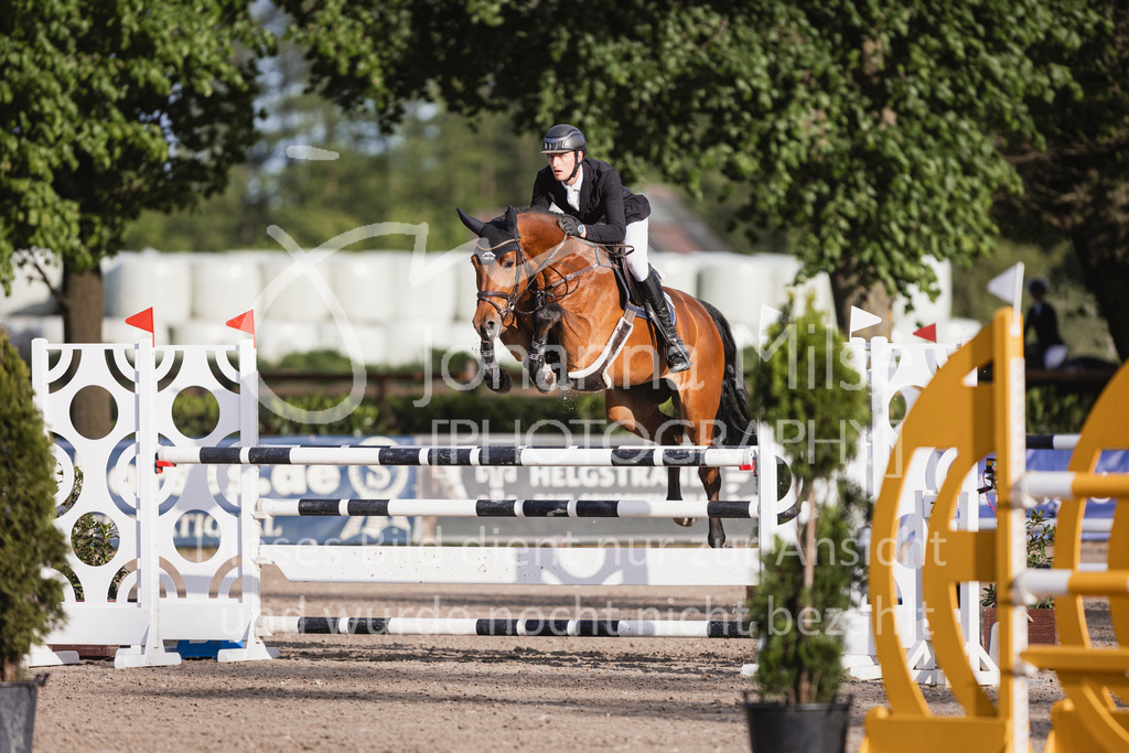 250506_Mühlen_Youngster-M-610 | Deine schönsten Turniermomente als professionelle Fotos! Entdecke hochwertige Pferdesport-Fotografie im Online-Shop. Jetzt Fotos finden & bestellen!