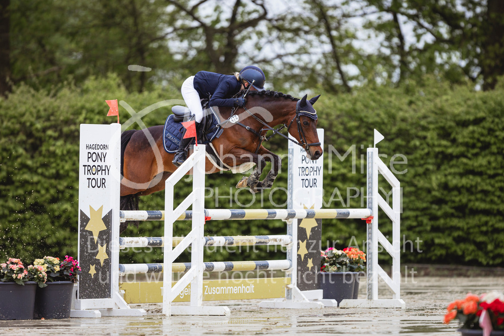 240426_Olfen-Vinnum_PonyTrophy-296 | Deine schönsten Turniermomente als professionelle Fotos! Entdecke hochwertige Pferdesport-Fotografie im Online-Shop. Jetzt Fotos finden & bestellen!