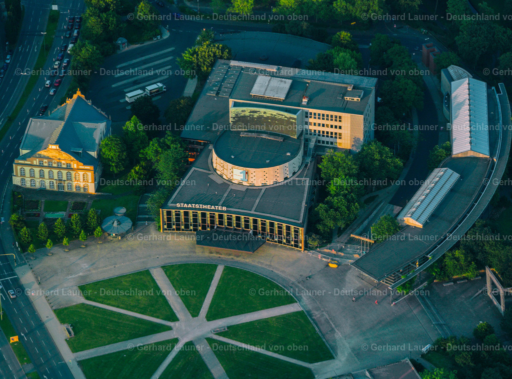 7000680 | Das Staatstheater Kassel ist ein staatlich getragenes Dreispartentheater mit Musiktheater, Schauspiel, Tanz, Kinder- und Jugendtheater sowie Konzertbetrieb.