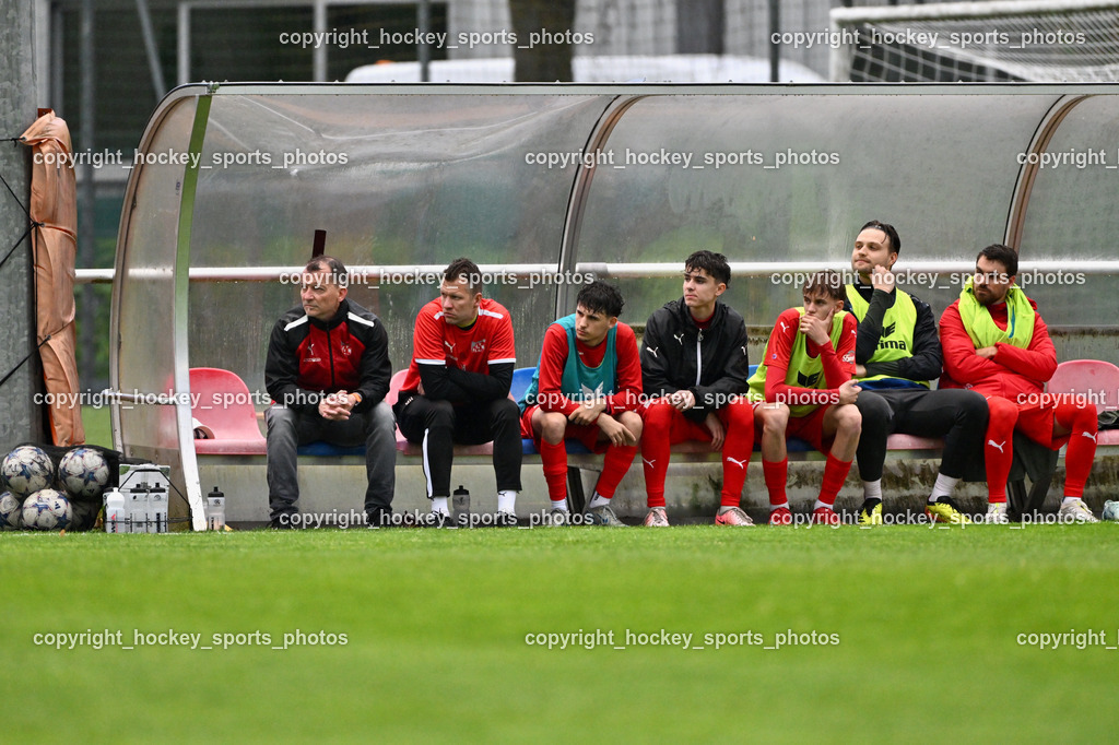 SAK vs. KAC 1909 | Spielerbank KAC 1909, Headcoach KAC Rudolf Perz, Asisstentcoach KAC 1909 Markus Hubmann, SAK vs. KAC 1909, SAK vs. KAC 1909 am 17.04.2025 in Klagenfurt (Sportpark Welzenegg), Austria, (Photo by Bernd Stefan)