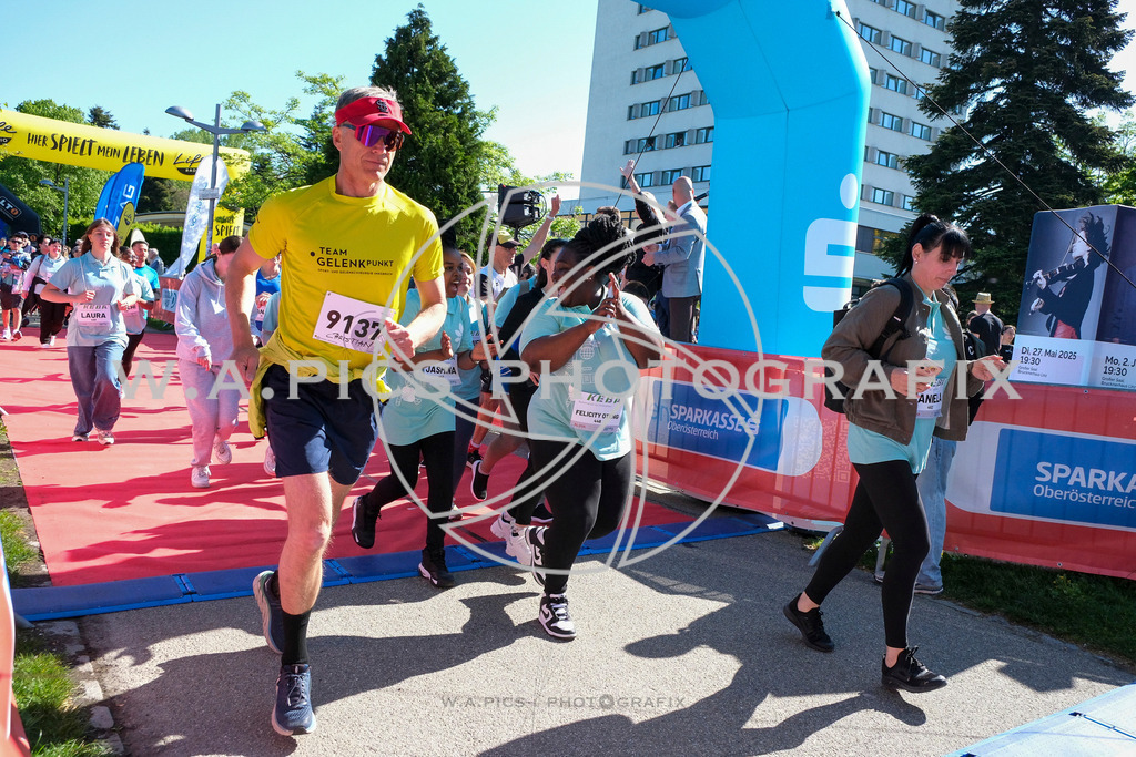 ..... | LINZ,AUSTRIA,27.April 24, Int. 3 Brückenlauf Linz  , Image shows: Photo: WAPICS / Michael ring