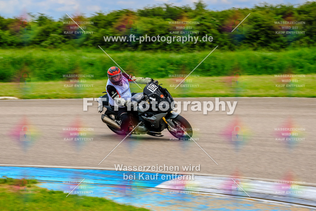 MotoTeam-9726 | Hier findet Ihr Bilder von Touristenfahrten auf der Nürburgring Nordschleife oder von anderen Veranstaltungen die ich besucht habe. Viel Spass beim Durch Schauen 