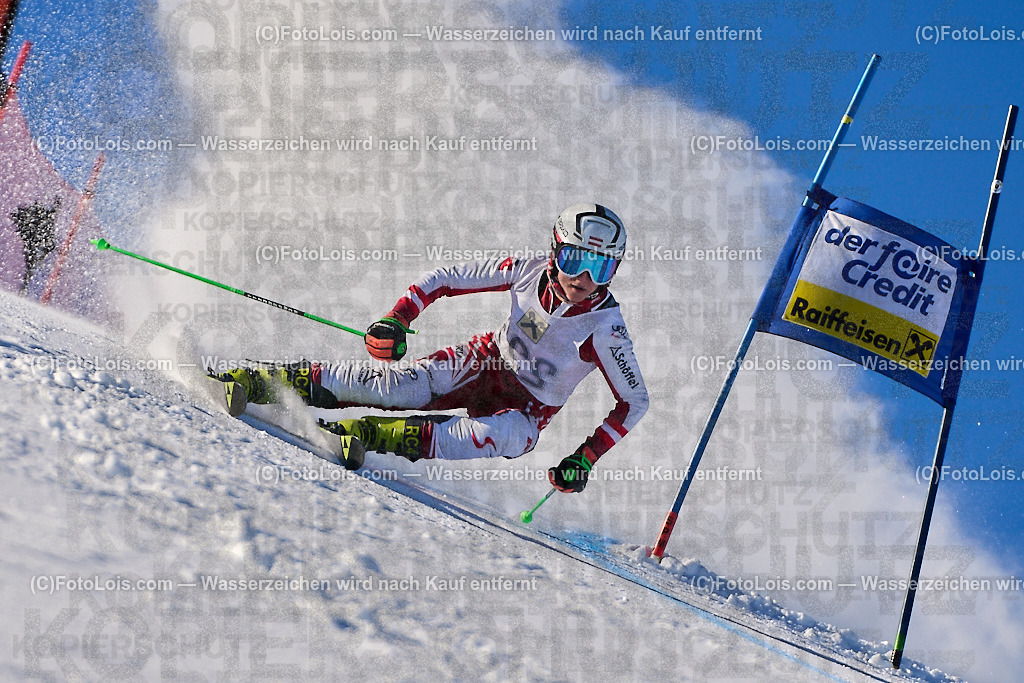 ALP3262_MASTERS-Cup_GS-C Damen_Vorlaeufer | (C)FotoLois.com, Alois Spandl. FIS Masters-Cup Wildschönau, Giant Slalom auf der Piste Schatzberg GS, Siegerehrung auf dem Dorfplatz Niederau, Sa 13. Januar 2024.