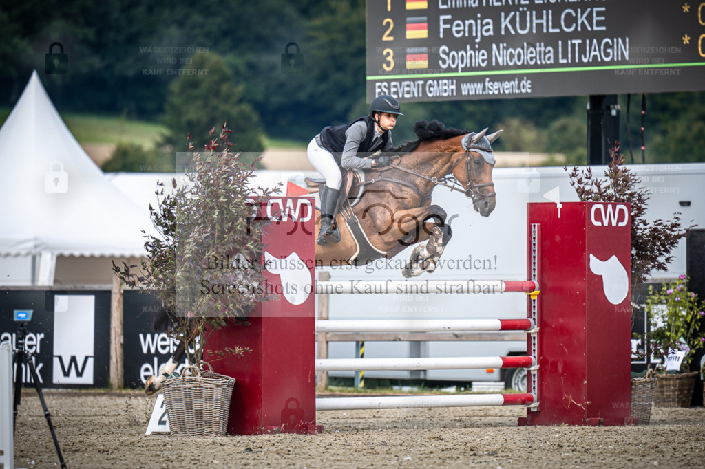 DOS_7509 | Entdecke hochwertige Reitturnierfotos von Foto Oger. Professionell, emotional und authentisch – jetzt Lieblingsmomente im Shop bestellen. - Realisiert mit Pictrs.com