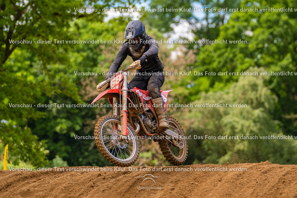 20260607_MSCParmen-0366 | Sportfotografin aus Berlin-Brandenburg mit Fokus auf Motocross. Ich halte deine sportliche Leistung und echte Emotionen auf und neben der Strecke professionell fest. Entdecke die Fotos von deinem Rennen und bestelle sie direkt hier im Shop.