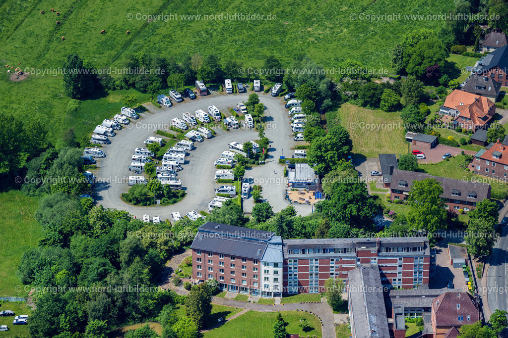 Stade_Wohnmobilstellplatz_ELS_7529280523 | STADE 28.05.2023 Wohnmobilstellplatz Altstadt in Stade im Bundesland Niedersachsen, Deutschland. // Caravans site Old Town in Stade in the state Lower Saxony, Germany. Foto: Martin Elsen