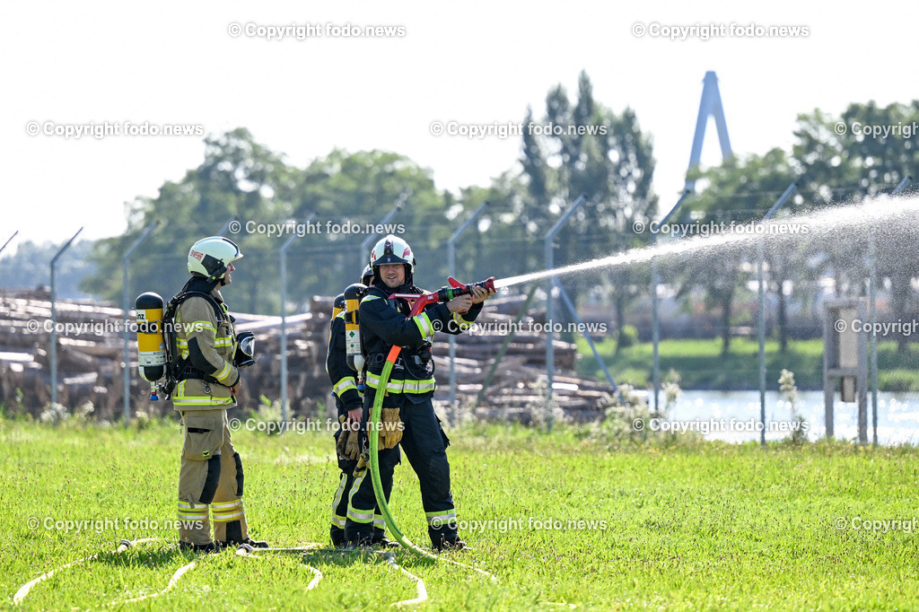 Feuerwehruebung Formatex 23_ Tankhafen Linz_ 15.09.2023-30 | 15.09.2023, Linz, AUT, Feuerwehruebung Formatex 23, Tankhafen Linz, im Bild Feuerwehruebung Formatex 23, Tankhafen Linz