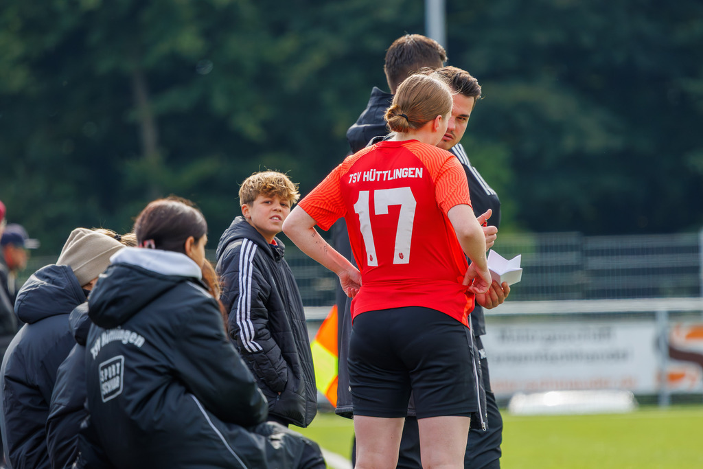 FCHHÜT_251003_5263 | 1.FC Heidenheim 1846 II vs. TSV Hüttlingen, Fußball, Frauen, Bezirkspokal, 2025/2026, 1.Runde, 03.10.2025 in Mergelstetten, Sportplatz 2(Foto: Michael Bulling) - Realisiert mit Pictrs.com