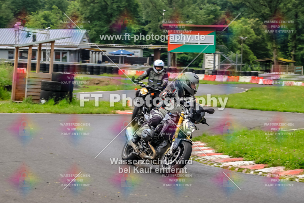 VBK-6408 | Hier findet Ihr Bilder von Touristenfahrten auf der Nürburgring Nordschleife oder von anderen Veranstaltungen die ich besucht habe. Viel Spass beim Durch Schauen 